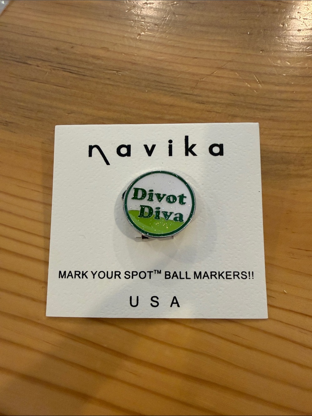 Navika Divot Diva Ball Marker in Green and White NWOT